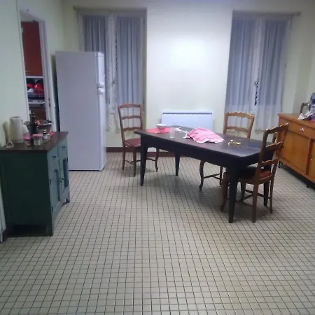 Séjour chez l'habitant Mlle Labeaume *